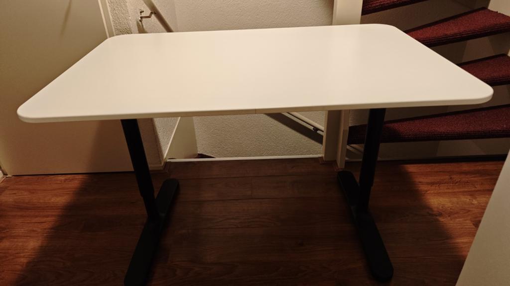 IKEA BEKANT Bureau Wit - 120x80 cm, Huis en Inrichting, Bureaus, Gebruikt, Spaanplaat of MDF, In hoogte verstelbaar, Ophalen of Verzenden