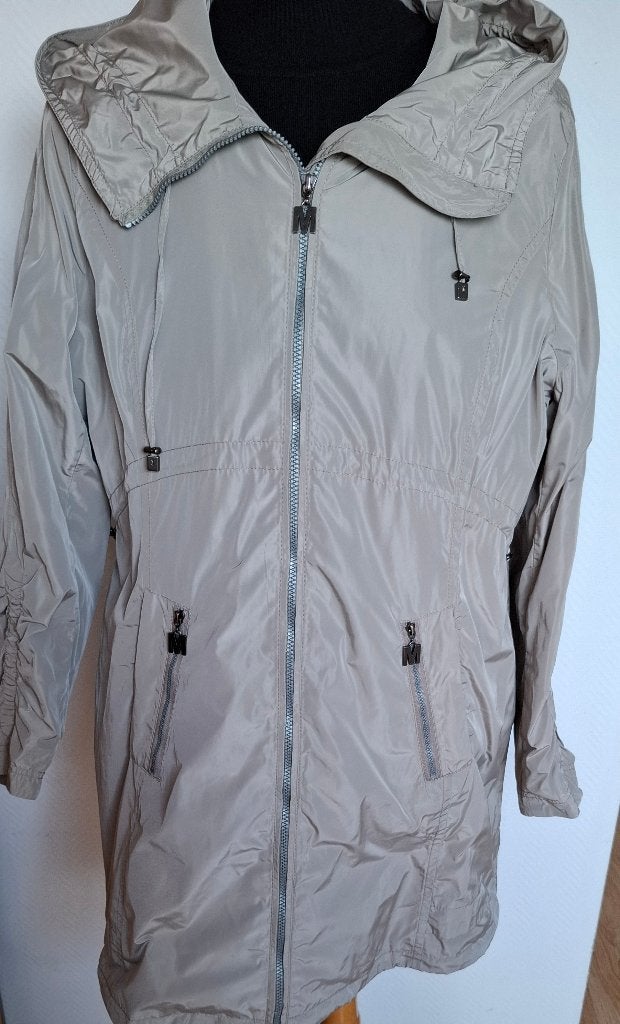 ZGAN. Prachtige zomerjas mt. 48-50 van MU-KA, Kleding | Dames, MU-KA, Verzenden, Beige, Jas of Mantel