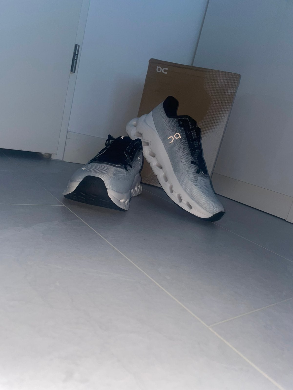 Oncloud schoenen wit zwart, Ophalen of Verzenden, Nieuw, Wit