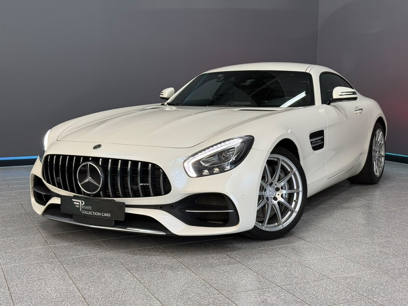 Mercedes-Benz AMG GT 4.0 | 462 pk | Diamant-wit Bright desig, Auto's, Automaat, Achterwielaandrijving, Gebruikt, Wit