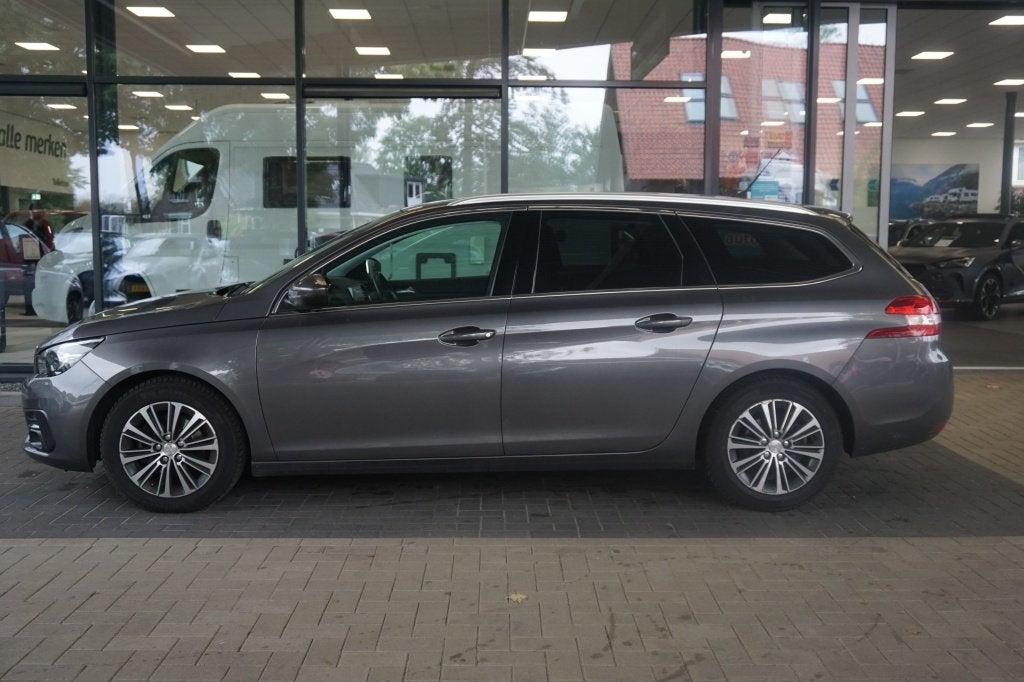 Peugeot 308 SW 1.2 PureT.Blue L. Al (bj 2021, automaat), Auto's, Stof, Gebruikt, 1199 cc, Origineel Nederlands