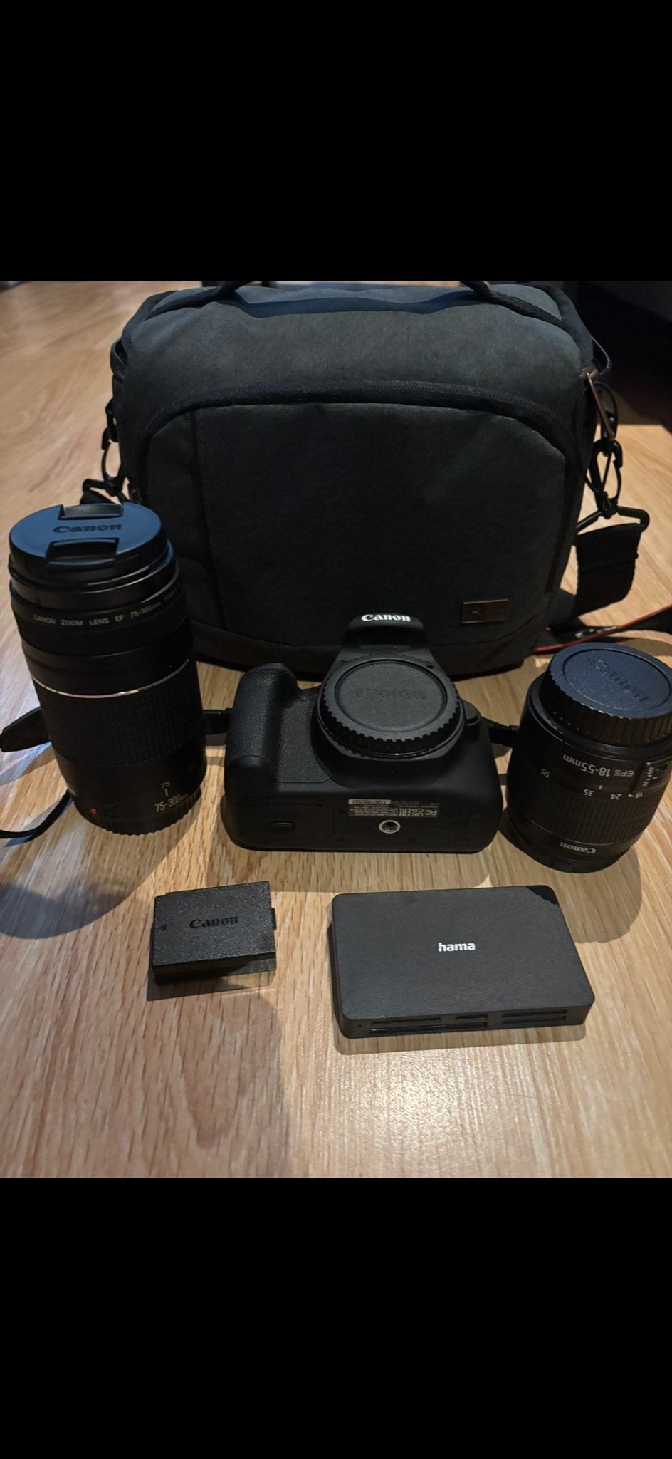 Canon EOS 2000D met 2 lenzen en tas, Audio, Tv en Foto, Fotocamera's Digitaal, Spiegelreflex, Canon, Zo goed als nieuw, Accu