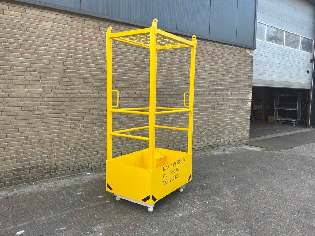 Hijswerkbak/hijsbak/werkkooi 1-persoons 250KG gebruikt, Ophalen, Zo goed als nieuw