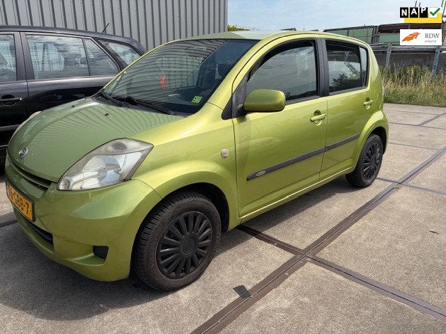 Daihatsu Sirion 2 1.0-12V Premium AIRCO, Auto's, Daihatsu, Voorwielaandrijving, Metallic lak, Gebruikt, Bedrijf