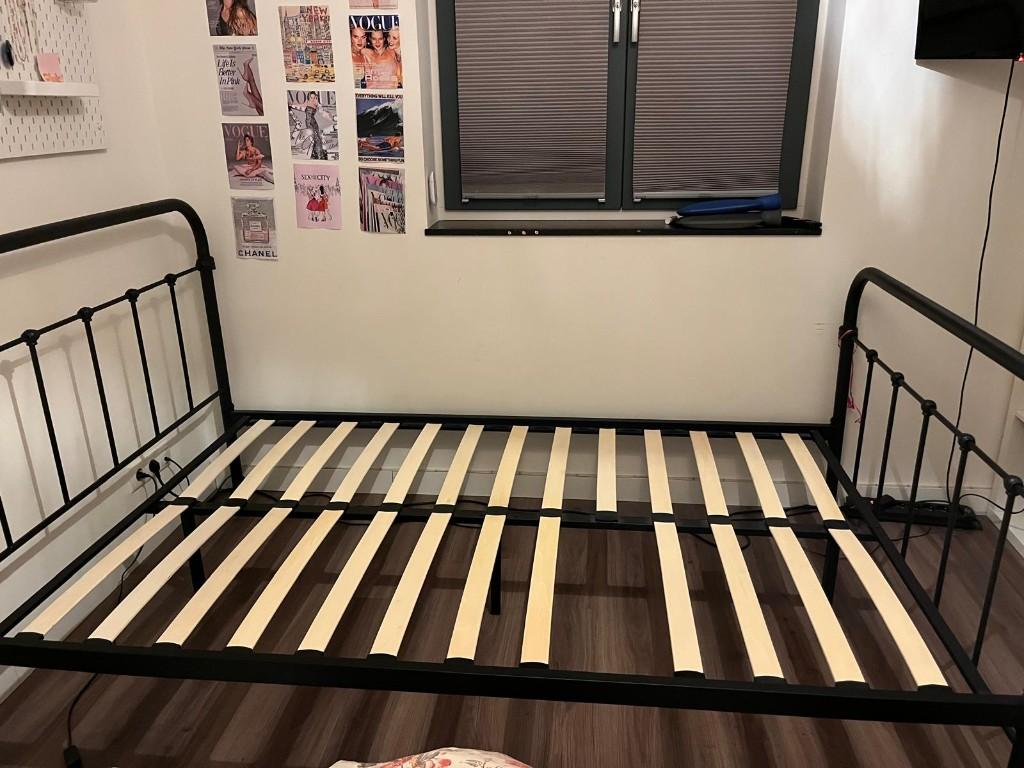 Bed frame, Huis en Inrichting, Slaapkamer | Bedden, Ophalen, Gebruikt, Zwart, Twijfelaar