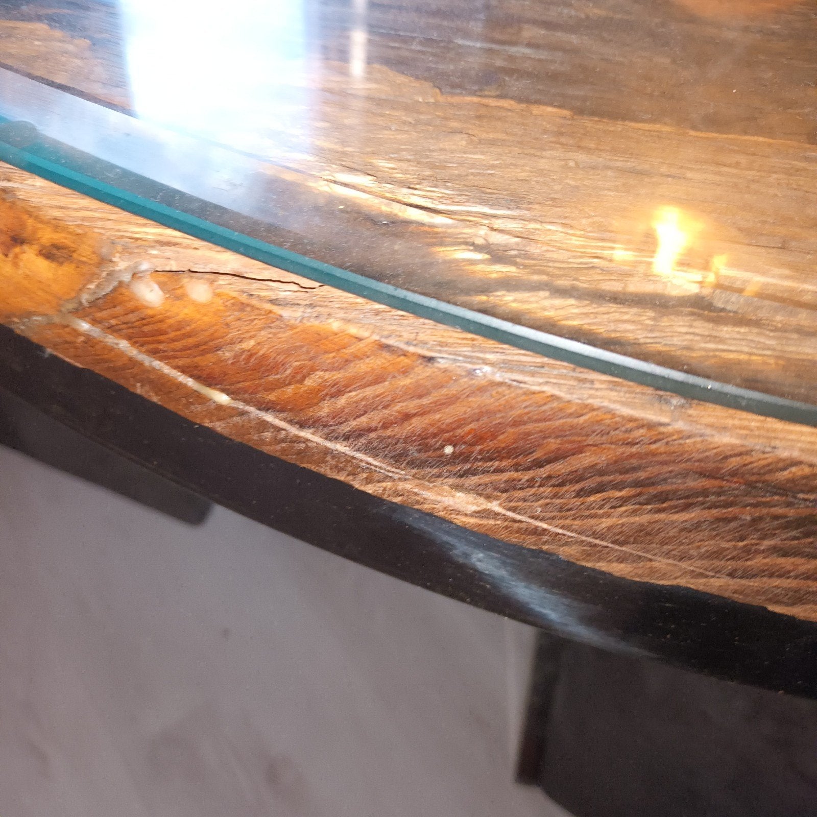 eethoektafel Met dikke oude manghout en veiligheidsglas, Huis en Inrichting, Ophalen, Zo goed als nieuw, Rond, Overige houtsoorten