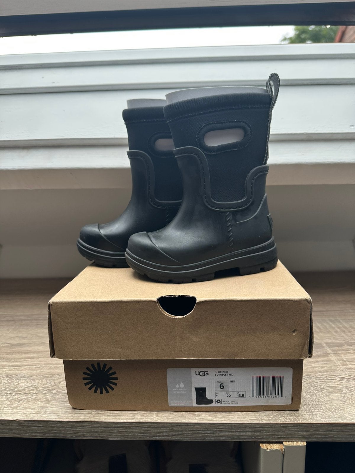 UGG regenlaarzen 22, Jongen of Meisje, Ophalen of Verzenden, Laarzen, Zo goed als nieuw
