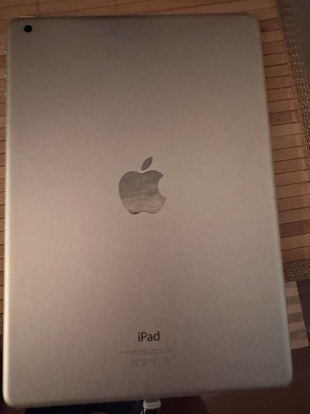 iPad Air (1e generatie) met barst in scherm, Computers en Software, Apple iPads, Ophalen of Verzenden, Gebruikt, Apple iPad Air