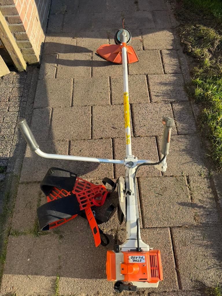 Stihl fs420 bosmaaier, Ophalen, Gebruikt, 10 tot 30 cm, Benzine