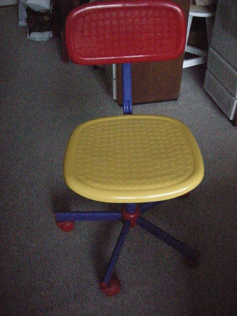 Bureaustoel Puzzle Ikea Memphis design - zgan, Kinderen en Baby's, Kinderkamer | Tafels en Stoelen, Ophalen, Zo goed als nieuw