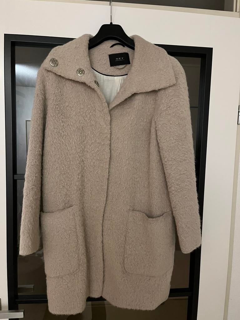 SET jas/vest echte soort schapen wollen jas/vest in mt 36/38, Ophalen of Verzenden, Zo goed als nieuw, Maat 36 (S), Beige