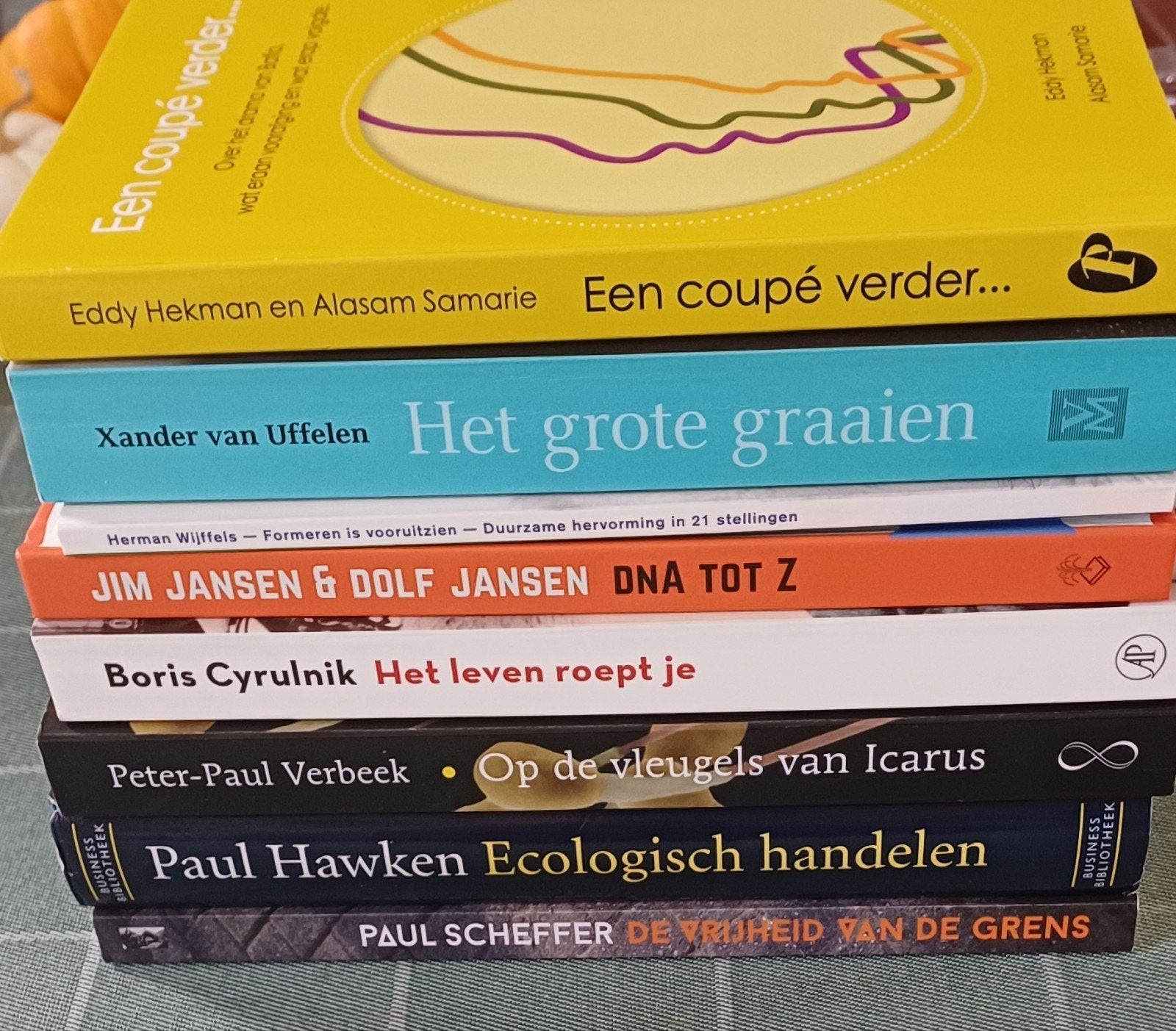 Stapel boeken diverse genres: 8 titels, gelezen, z.g.a.n., Boeken, Ophalen of Verzenden