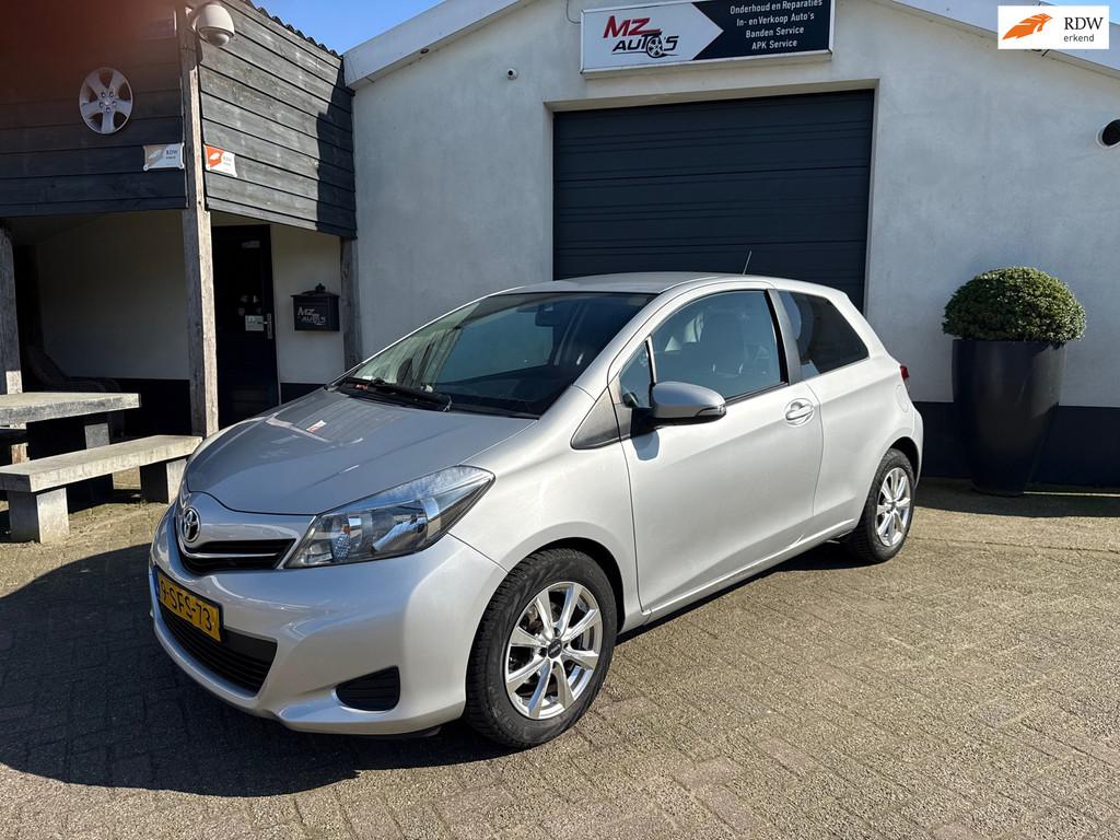Toyota Yaris 1.3 VVT-i Aspiration, Auto's, Euro 5, 4 cilinders, Bedrijf, 99 pk