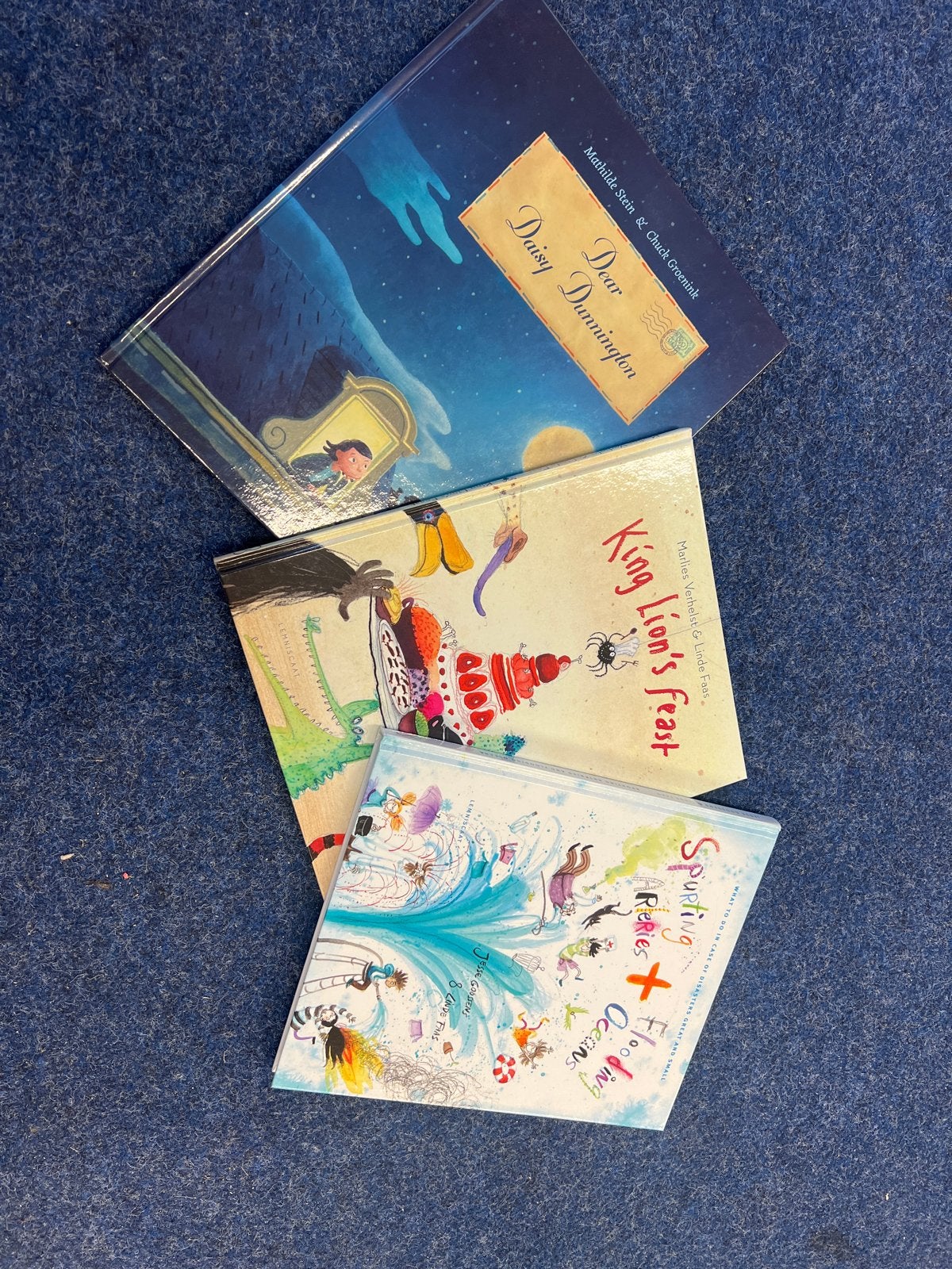 3 Engelse prentenboeken: 'Dear Daisy Dunnington', 'King Lion, Boeken, Ophalen of Verzenden, Zo goed als nieuw, Prentenboek