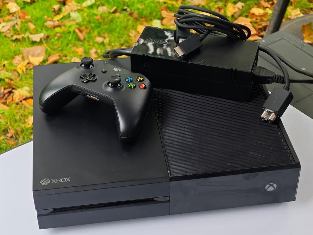 Xbox One (model 1540) - Inclusief controller & kabels, Spelcomputers en Games, Spelcomputers | Xbox One, Xbox One, Ophalen of Verzenden