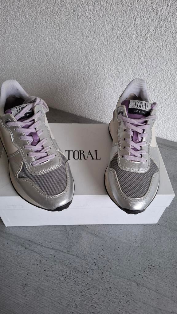 Toral sneakers maat 38, Kleding | Dames, Schoenen, Ophalen of Verzenden, Gedragen, Overige kleuren, Sneakers of Gympen