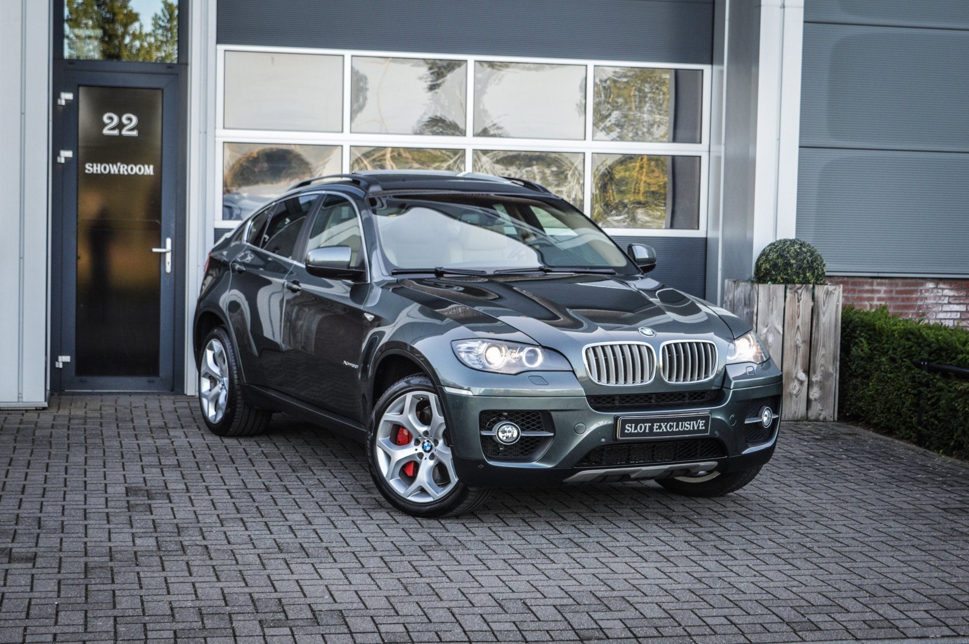 BMW X6 XDrive50i|SOFTCLOSE|CAMERA|MEMORY|PANO|XENON, 8 cilinders, Vierwielaandrijving, 408 pk, Automatische klimaatregeling