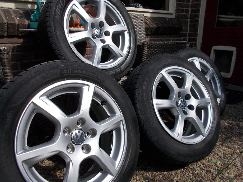 VW POLO VELGEN MET BANDEN 5X100, Auto-onderdelen, Banden en Velgen, Ophalen, 15 inch, Banden en Velgen, 185 mm