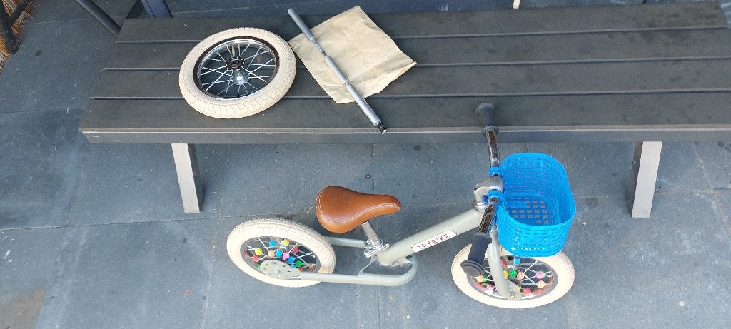 Trybike loopfiets 2 of 3 wieler oud groen, Kinderen en Baby's, Speelgoed | Buiten | Voertuigen en Loopfietsen, Ophalen, Gebruikt