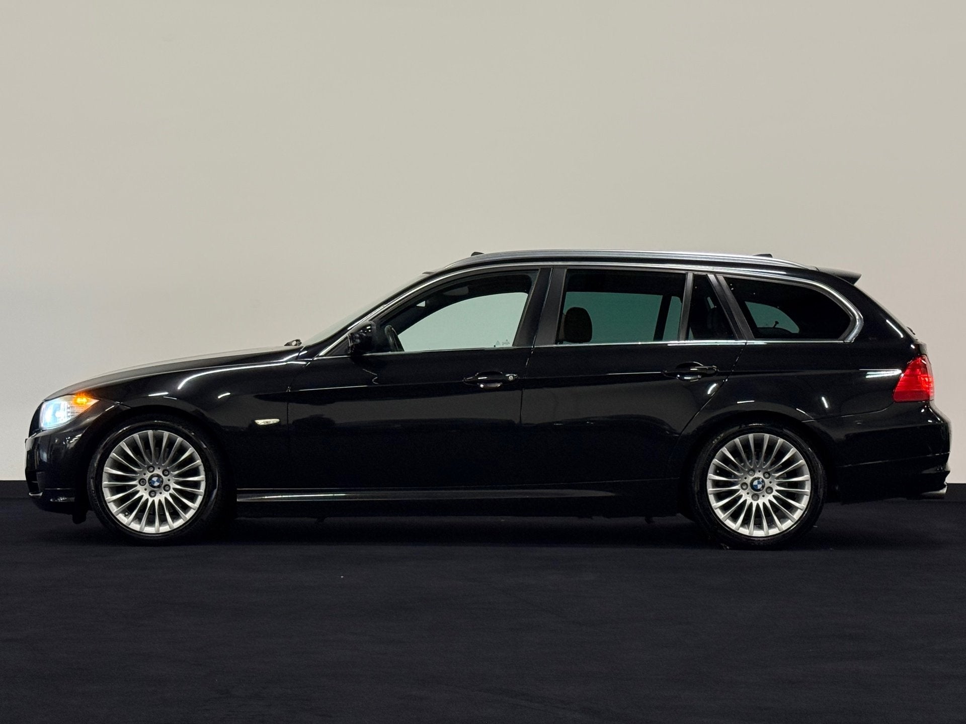 BMW 3-serie Touring 320d Efficient Dynamics Edition Luxury L, Auto's, Euro 5, Achterwielaandrijving, 4 cilinders, 168 €/maand