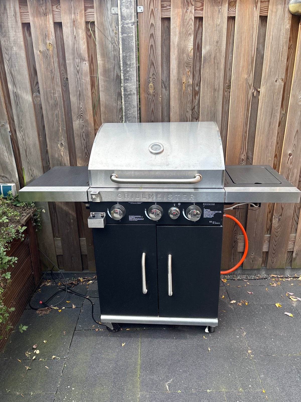 Grillmeister Gasbarbecue met zijbrander en hoes, Ophalen, Gebruikt