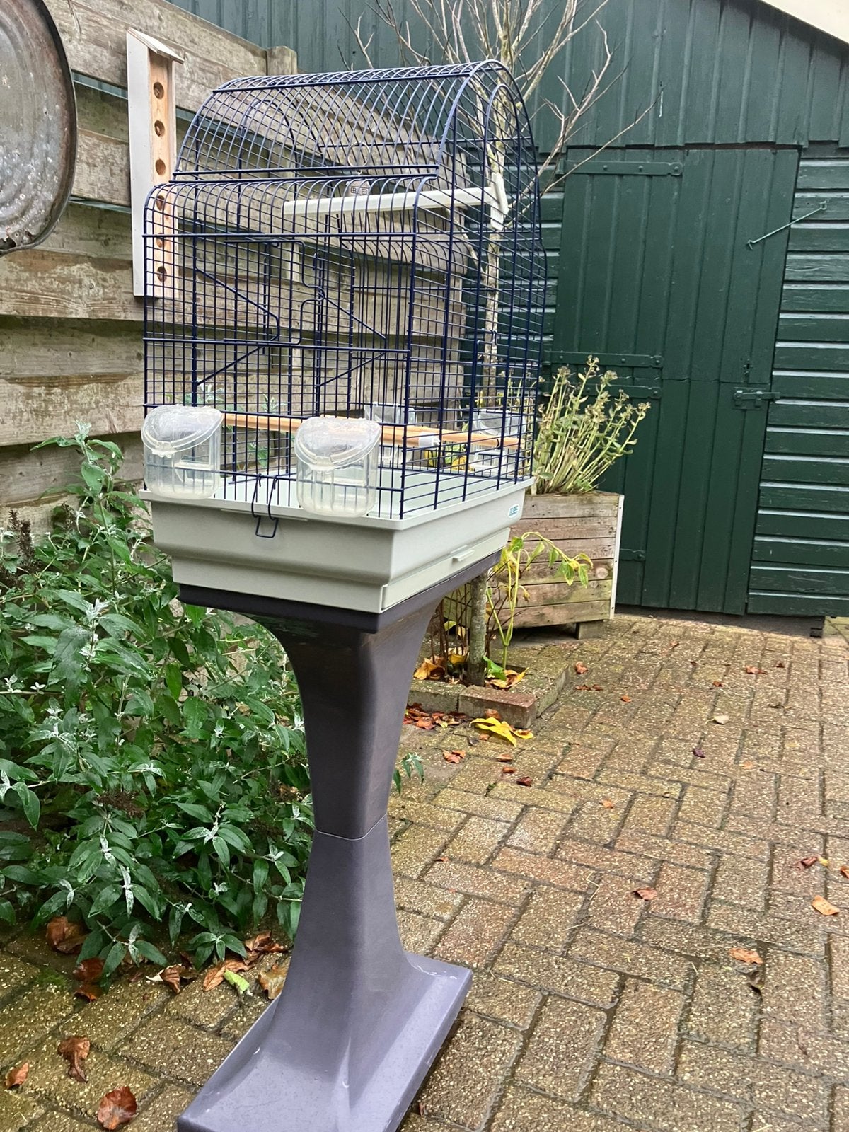 Imac vogelkooi  Op Voet ,met 4 eet en drinkbakjes., Ophalen, Zo goed als nieuw, Metaal, Vogelkooi