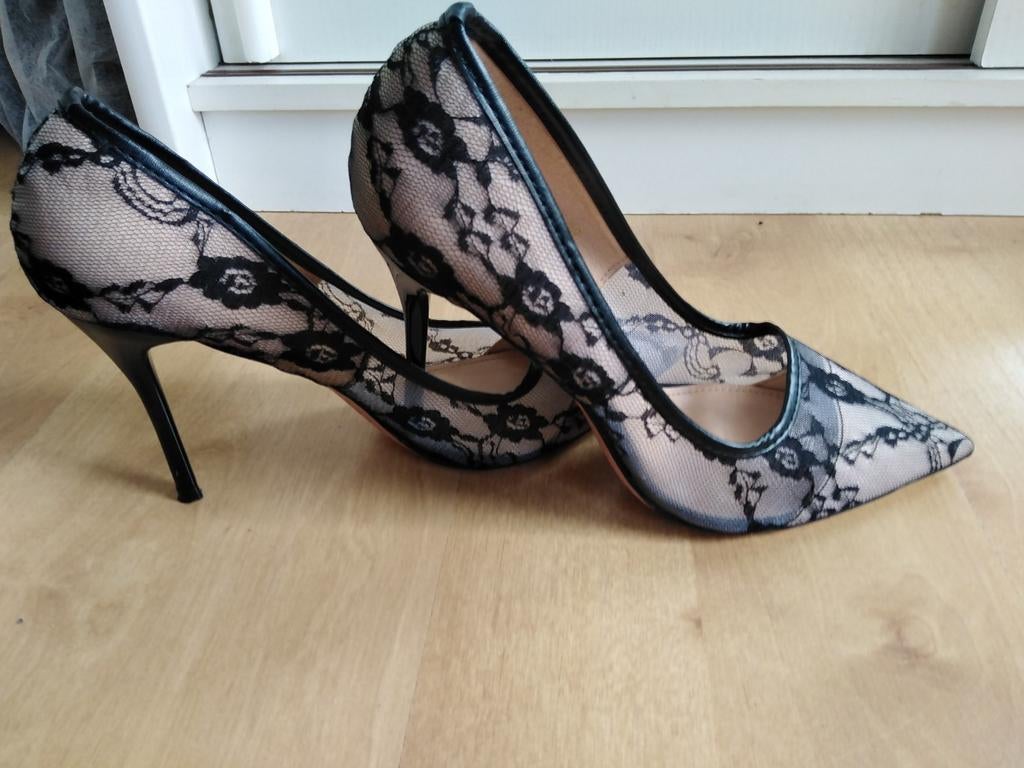 Beige pumps met kant, Pumps, Beige, Ophalen of Verzenden, Zo goed als nieuw