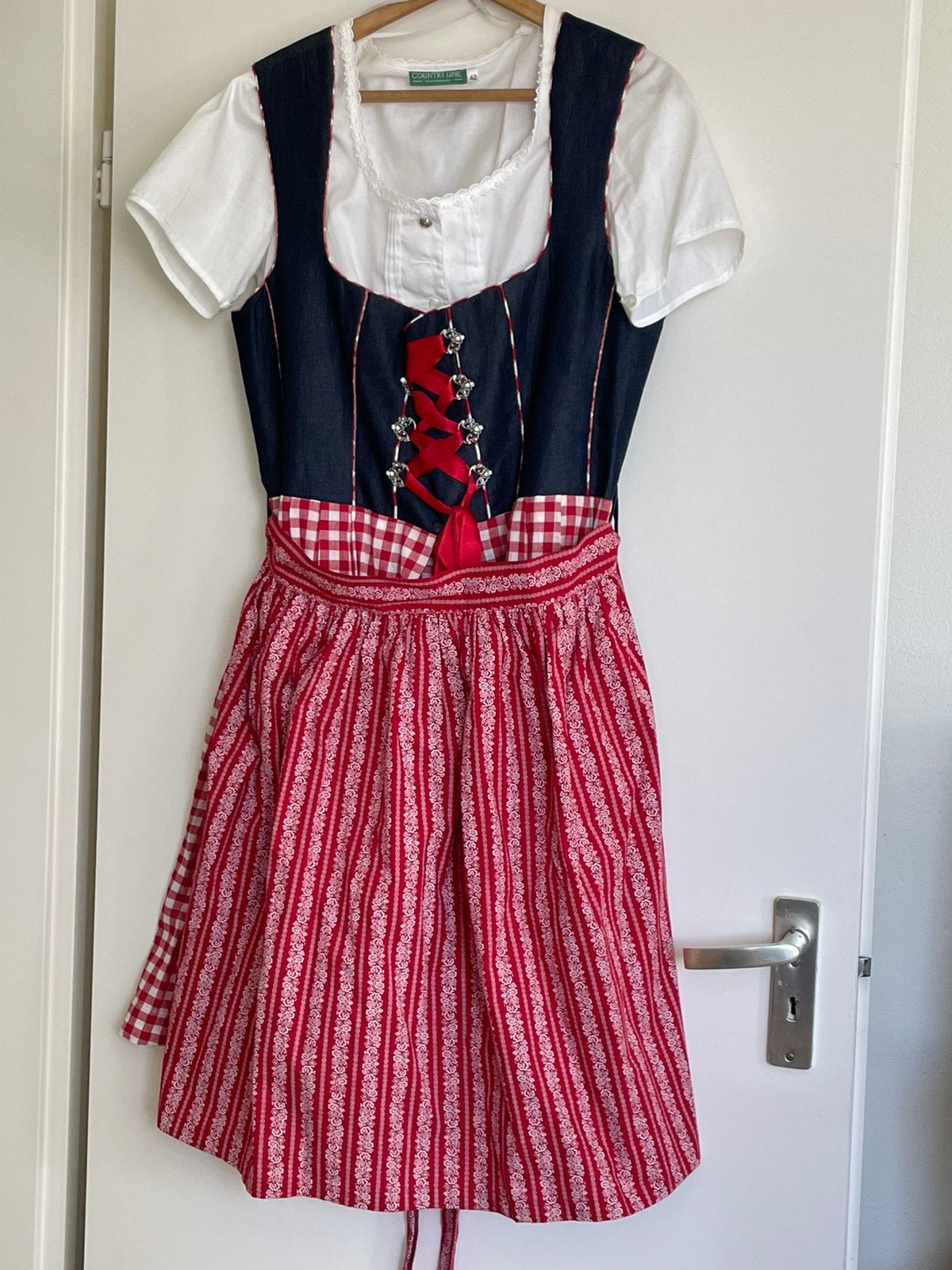 Originele Dirndl maat 38, Ophalen of Verzenden, Zo goed als nieuw, Maat 38/40 (M), Overige thema's
