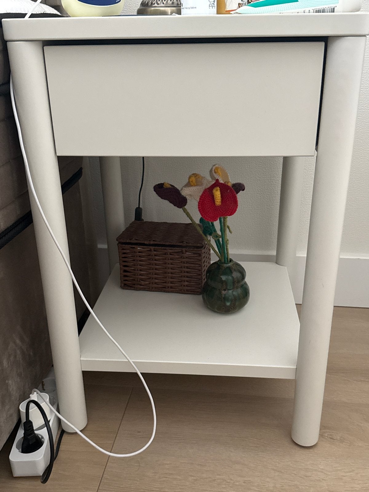 IKEA 2 Nachtkastje Ecru - Slechts 1 jaar oud, Ophalen, Gebruikt, Minder dan 45 cm, 55 tot 70 cm