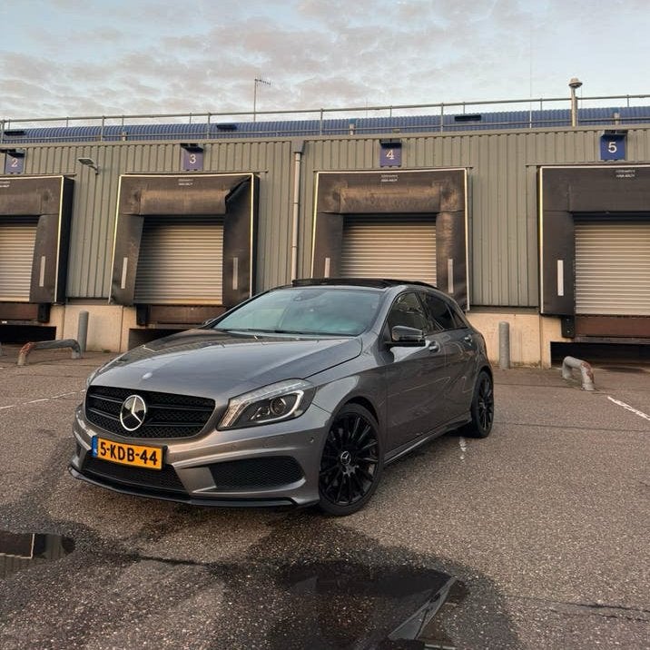 Mercedes A250 AMG line | automaat | pano | carplay | NAP, 1345 kg, Zwart, 4 cilinders, Panoramadak