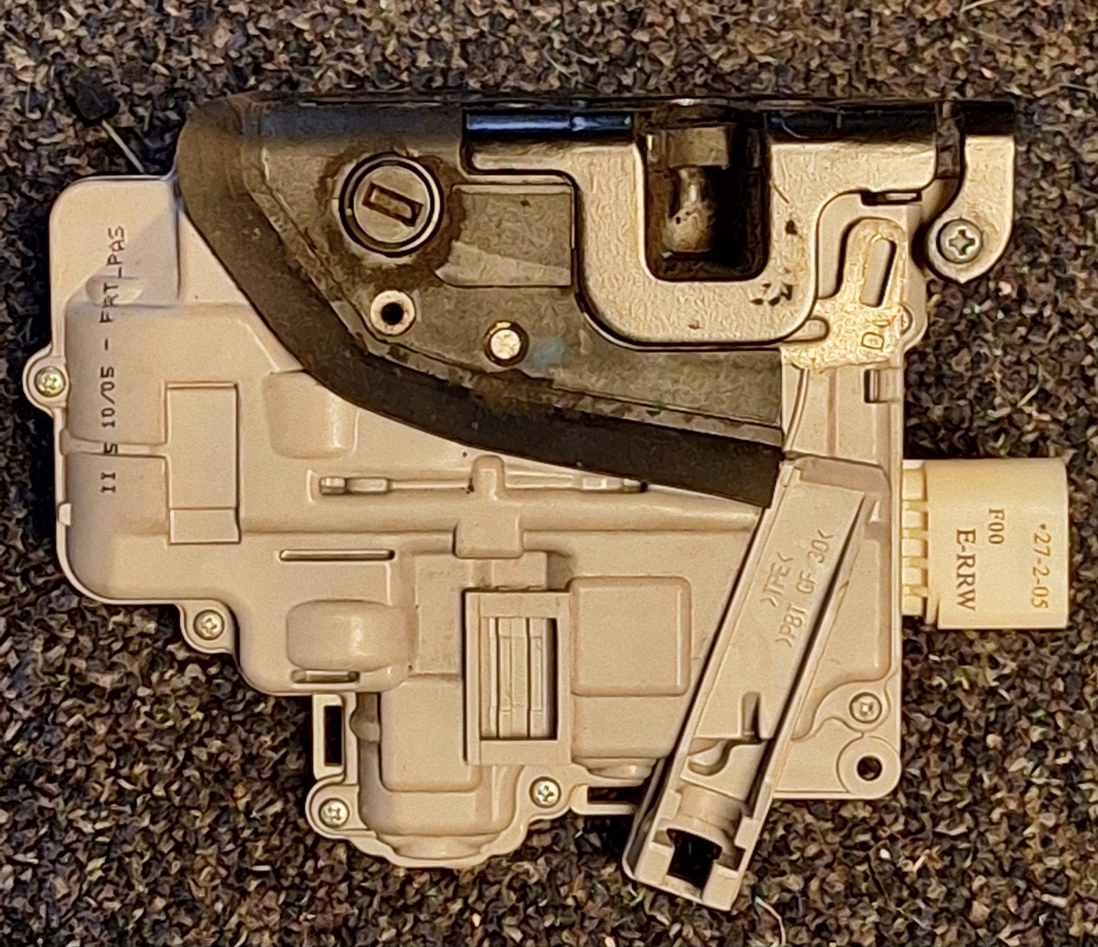 Deur vergendelings mechanisme, Ophalen, Seat