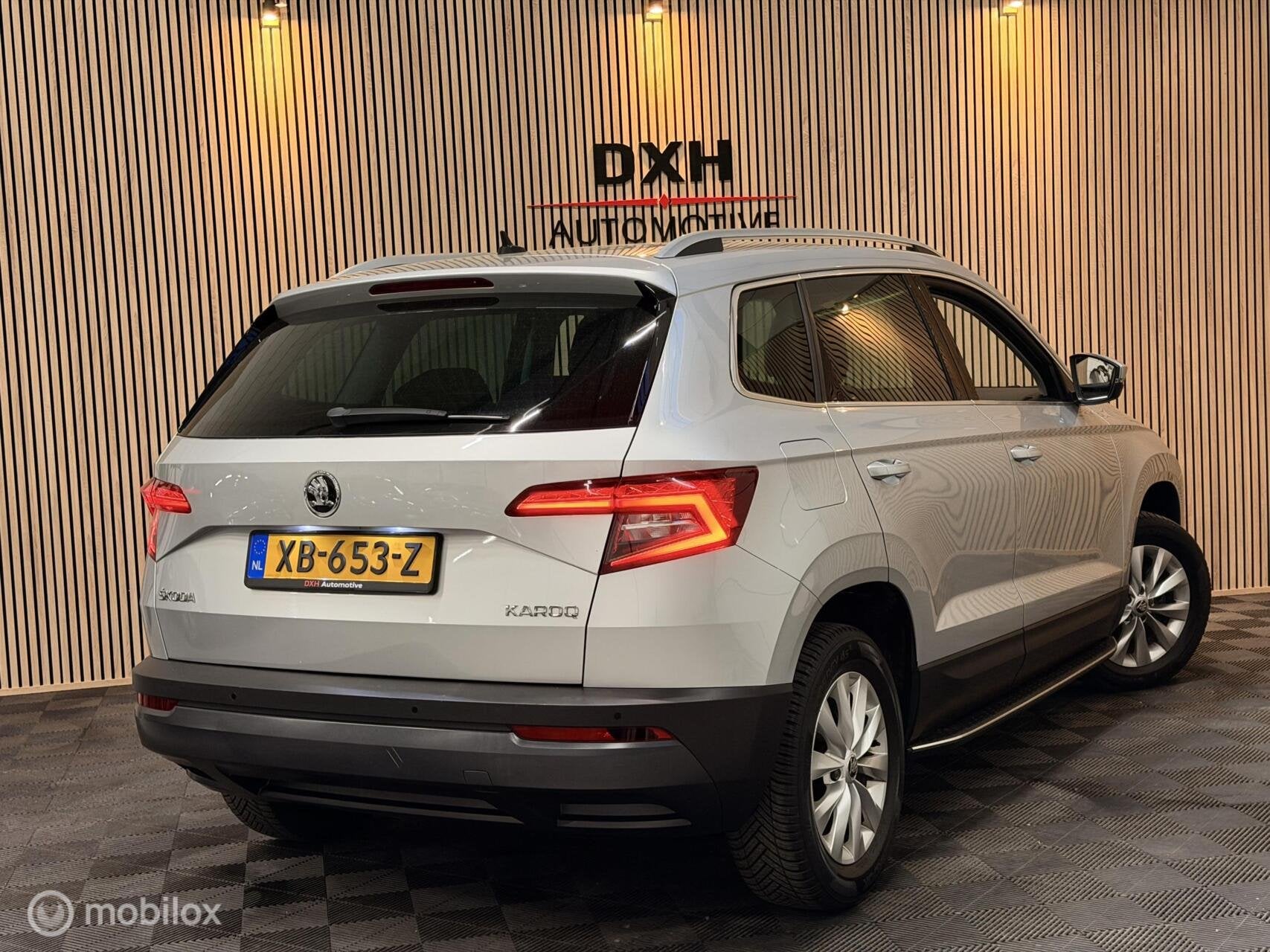 Skoda Karoq 1.0 TSI Clever Ed AUTOMAAT VIRTUAL CARPLAY DAB+, Stof, Gebruikt, 1261 kg, 116 pk