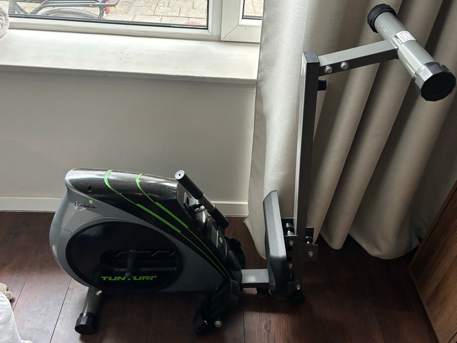 Tunturi Cardio Fit R20 Roeitrainer - Compact en Efficiënt, Ophalen, Armen, Zo goed als nieuw, Metaal