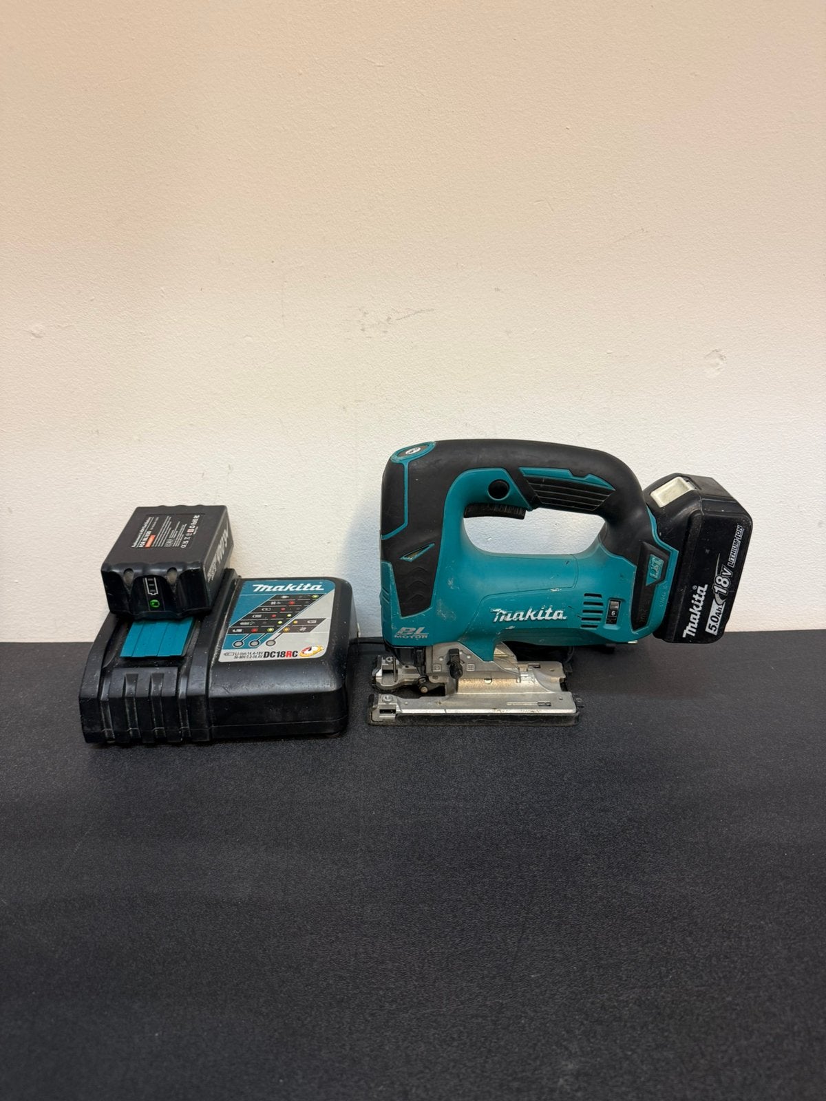 Makita decoupeerzaag, Doe-het-zelf en Verbouw, Gereedschap | Zaagmachines, Ophalen, Decoupeerzaag, Zo goed als nieuw, 30 tot 70 mm