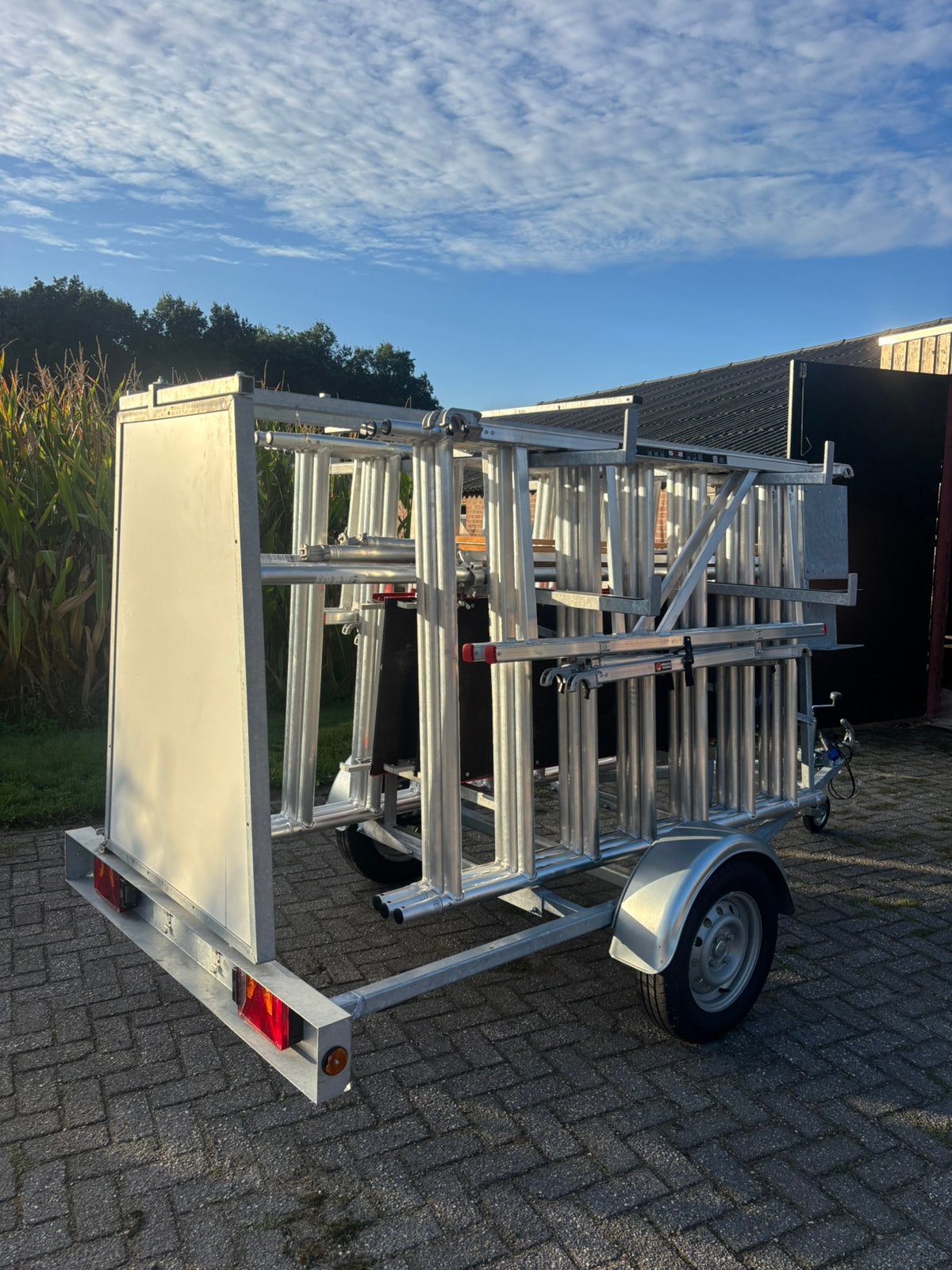 Altrex RS4 Rolsteiger + DeLuxe aanhanger - Zo goed als nieuw, Doe-het-zelf en Verbouw, Ophalen, Zo goed als nieuw, Rolsteiger of Kamersteiger