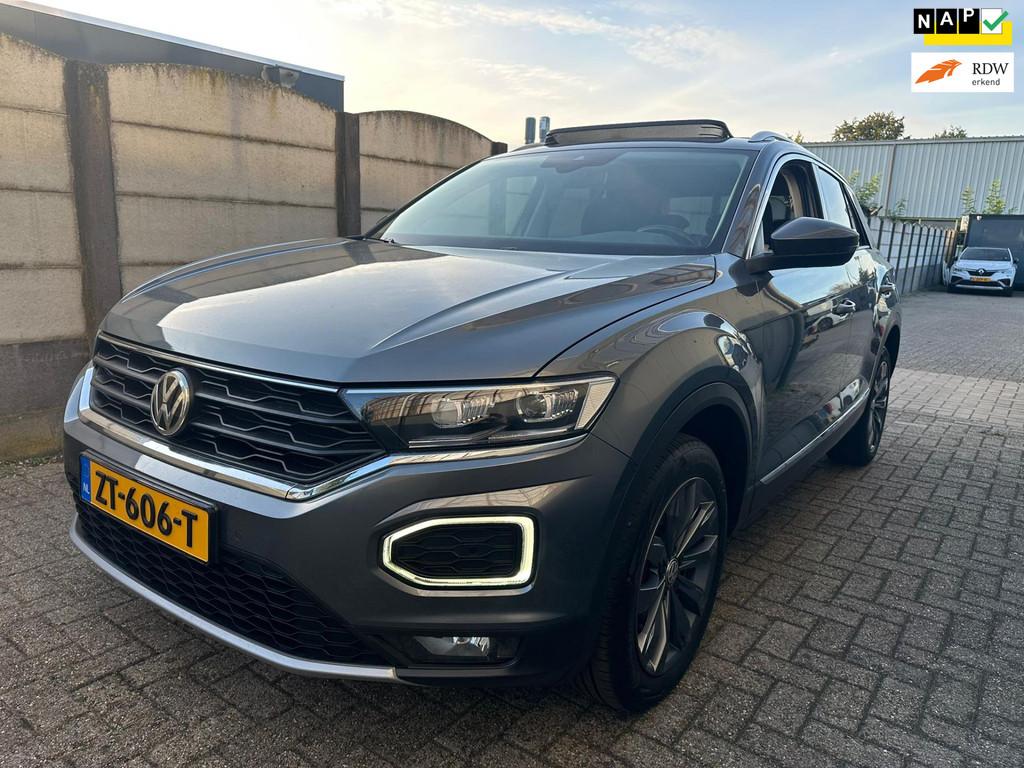 Volkswagen T-Roc 1.5 TSI Sport CLIMA/ PANO/ DIGI DASH/ LM VE, 4 cilinders, 150 pk, Leder en Stof, Origineel Nederlands