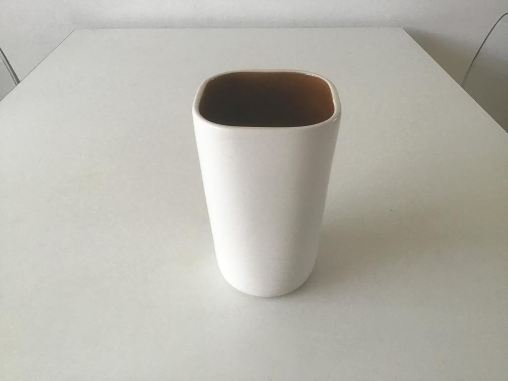 Vintage Studio Fris Edam Holland vaas 502 ; 18 cm hoog ; €20, Overige kleuren, Aardewerk of Porselein, Ophalen of Verzenden, Zo goed als nieuw