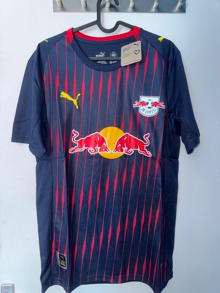 RB Leipzig uitshirt 25/26, Maat L, Ophalen of Verzenden, Nieuw, Shirt