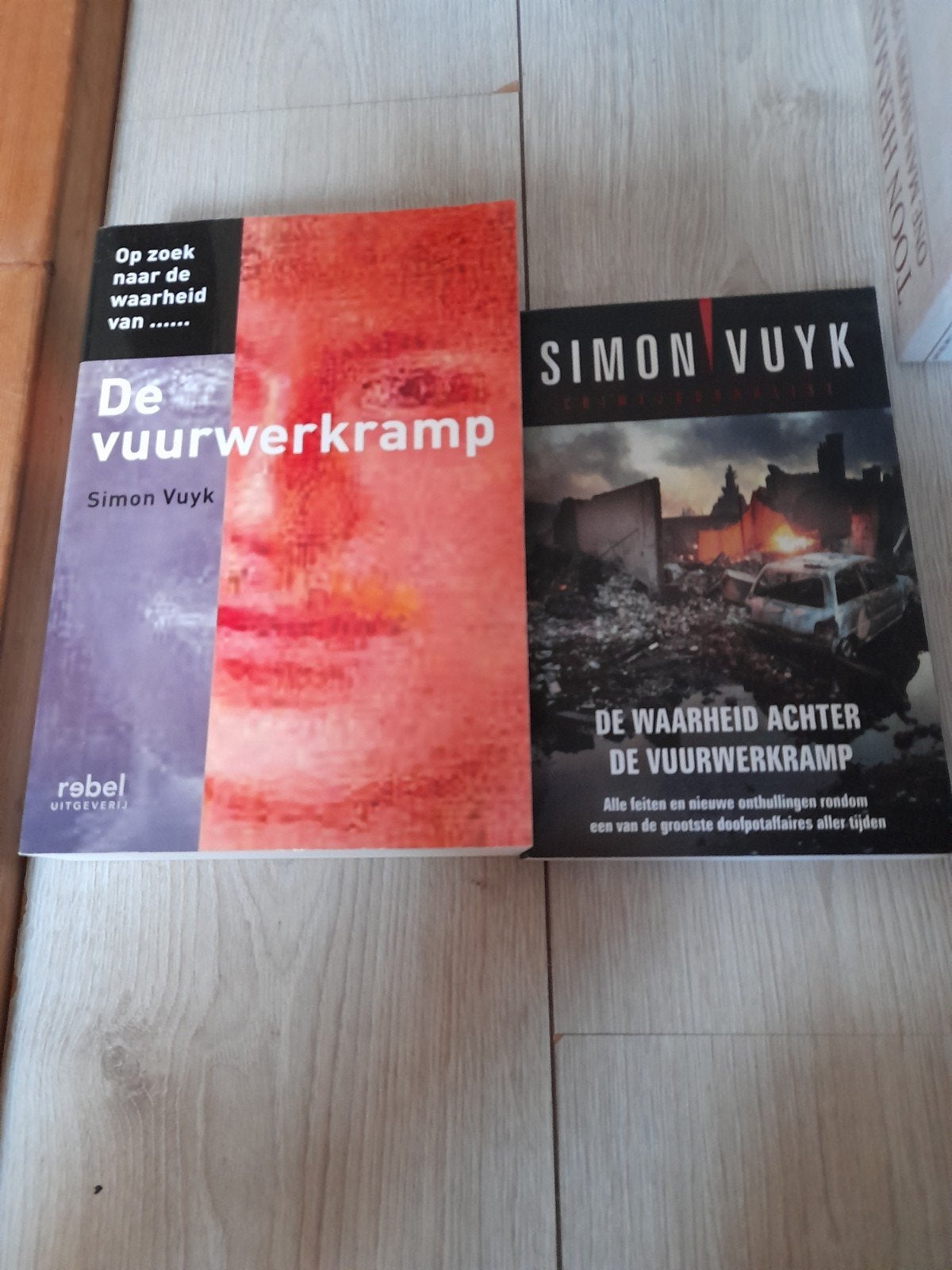 De Vuurwerkramp - Simon Vuyk (2 boeken), Verzenden, Gelezen, Simon Vuyk