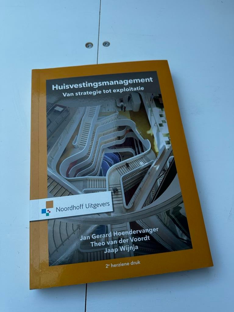 Huisvestingsmanagement: Van strategie tot exploitatie, Boeken, Studieboeken en Cursussen, Gelezen, HBO, Gamma, Ophalen of Verzenden
