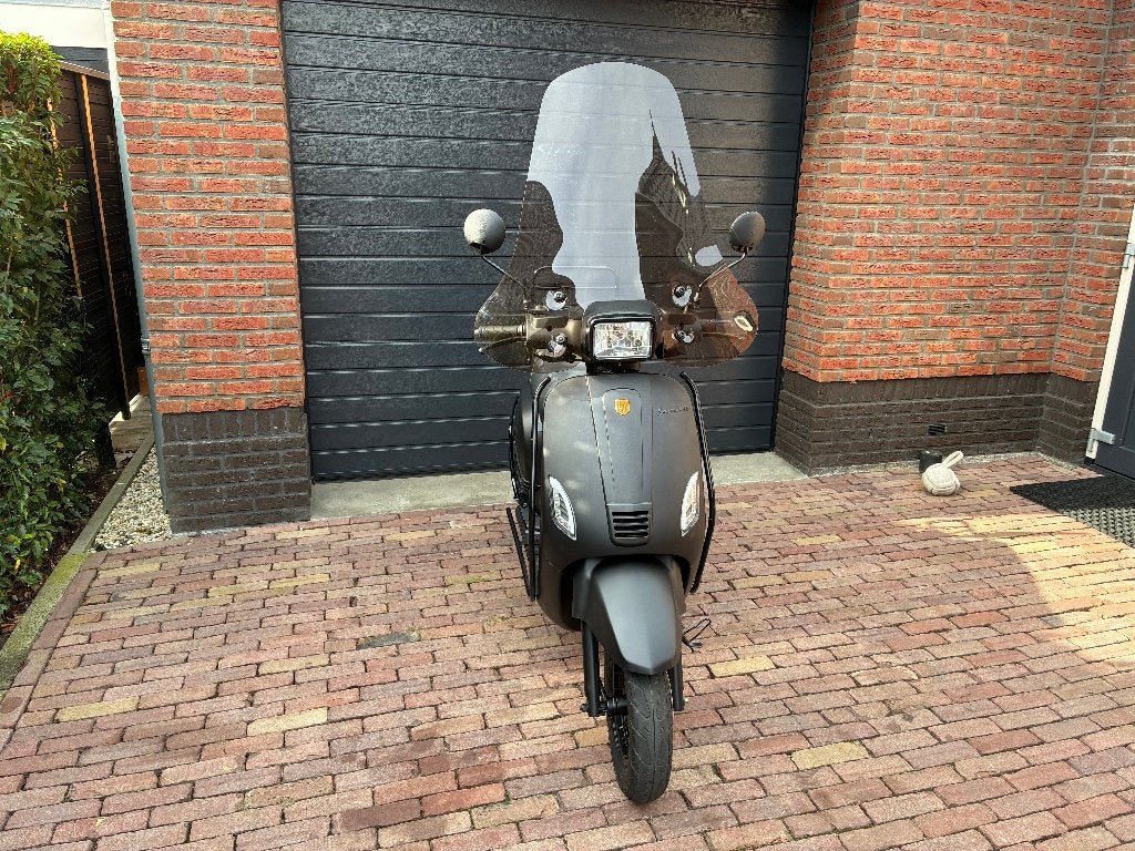 Scooter 45km La souris Sourini R BJ 2023 in goede staat €725
