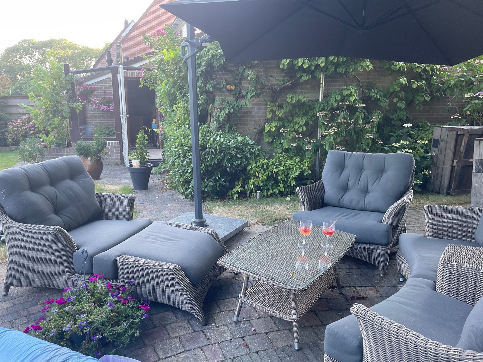 Prachtige luxe  four seasons Loungeset met Kussens en Tafel, Ophalen, 5 zitplaatsen, Loungeset, Wicker