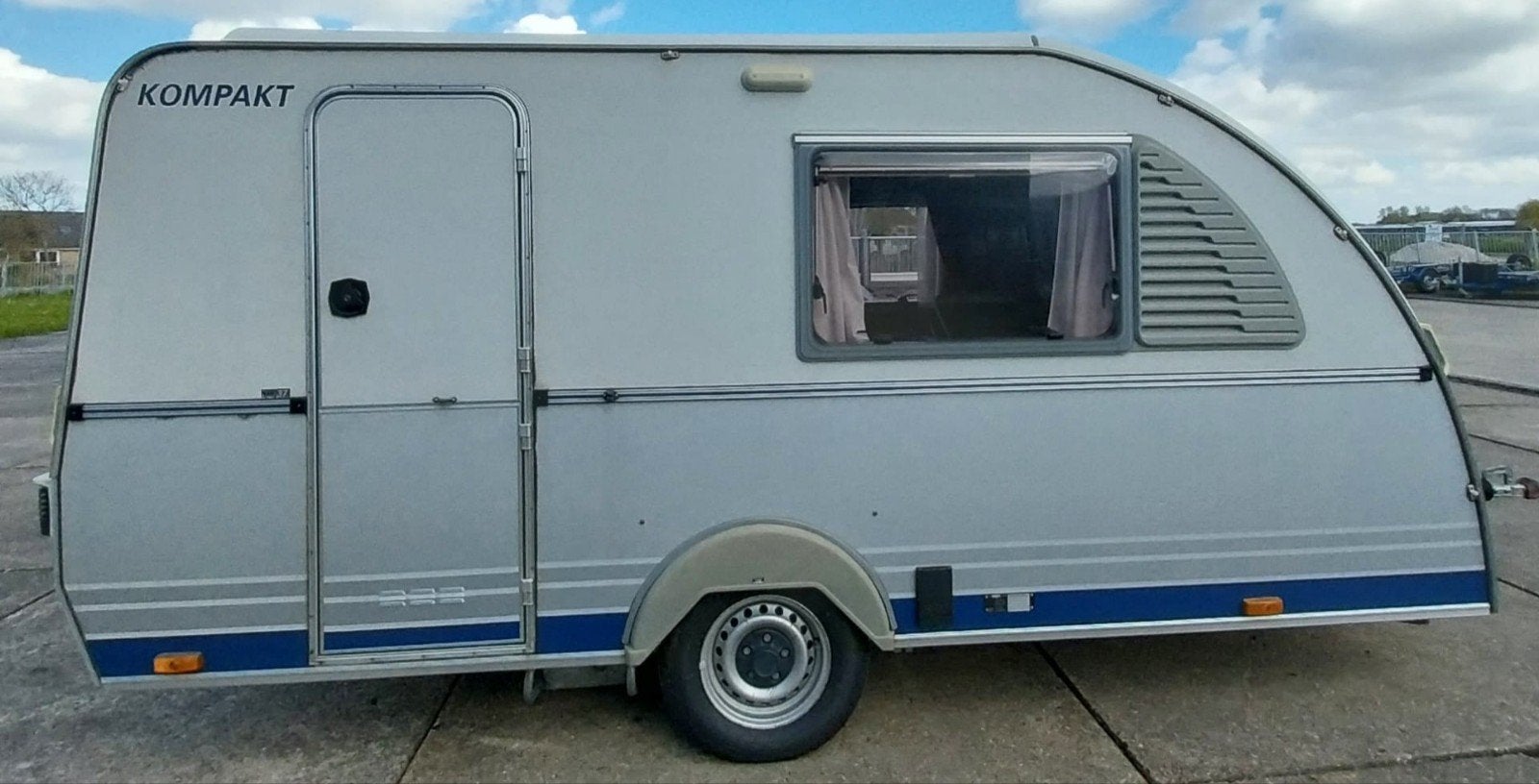 Kip Compact 37 hefdak+zitje - Compacte en lichte caravan, Caravans en Kamperen, Kip, Luifel, Particulier, 500 - 750 kg