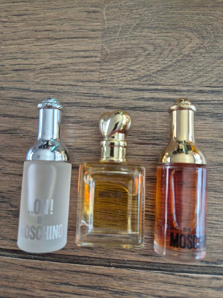 Moschino vintage miniatuur parfumflesjes, Ophalen, Nieuw