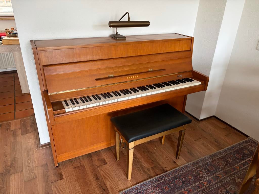Yamaha piano - gestemd en in goede staat, Muziek en Instrumenten, Piano's, Gebruikt, Piano, Bruin, Ophalen