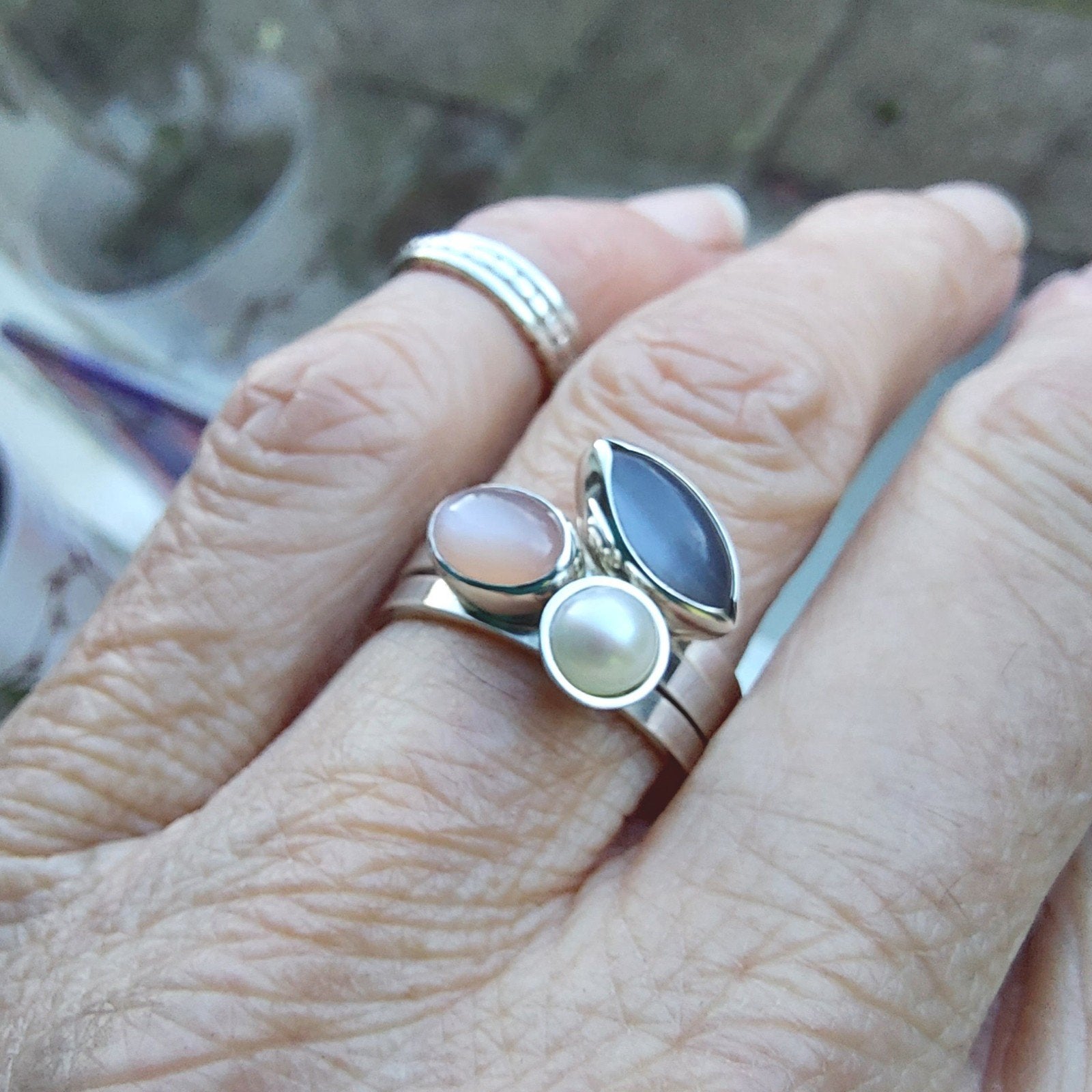 Mooie nieuwe zilveren ring 2x Maansteen,witte parel mt 17, Met edelsteen, Nieuw, Ophalen of Verzenden, 17 tot 18