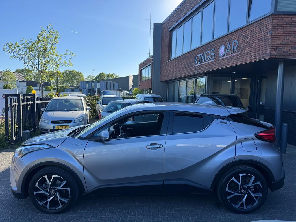 Toyota C-HR 1.8 Hybrid Dynamic TREKHAAK NAVI CAMERA CRUISE S, Auto's, Euro 6, 4 cilinders, 26 km/l, Hybride Elektrisch/Benzine
