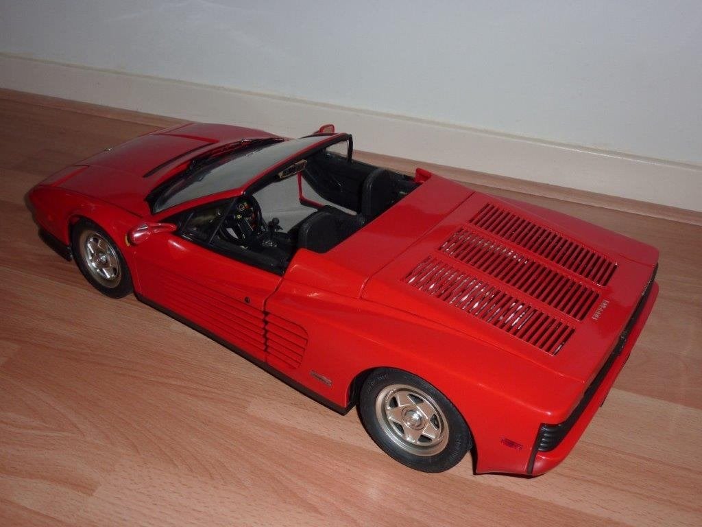 Ferrari 1/8 Pocher 1/8 512TR Testarossa coupè diverse kleure, Hobby en Vrije tijd, Modelauto's | 1:5 tot 1:12, Zo goed als nieuw