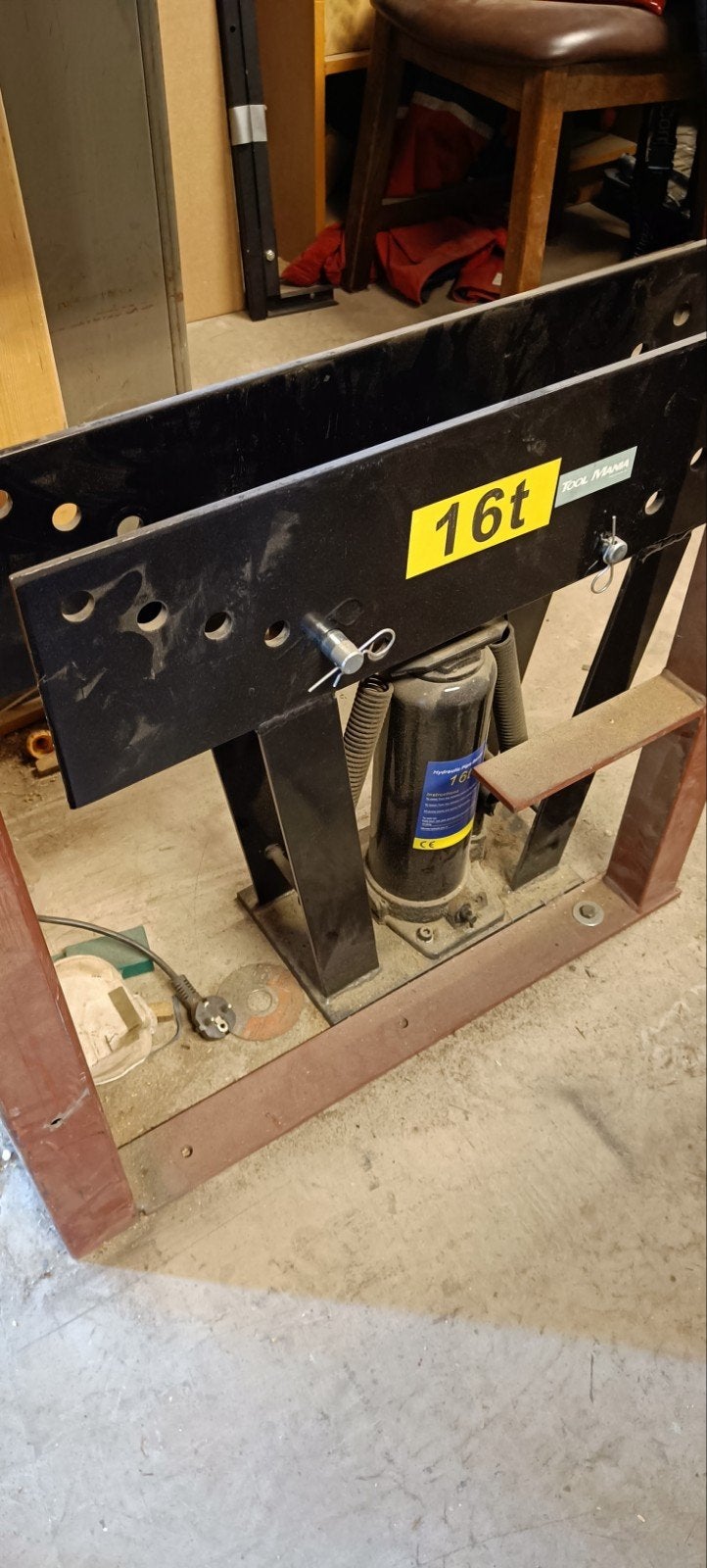 Hydraulische Pijpenbuiger 16 Ton met Buigmallen, Ophalen, Zo goed als nieuw