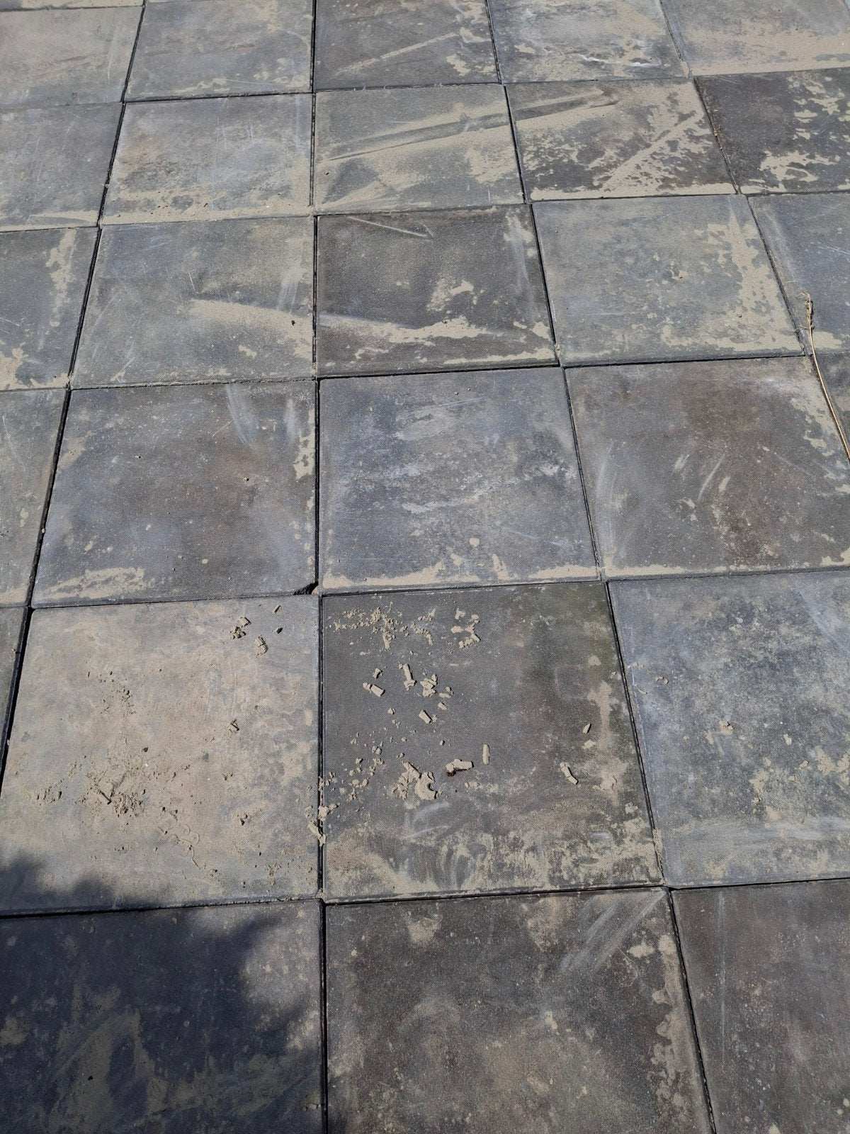 GEZOCHT: Ongeveer 175 gebruikte BETONTEGELS 50 x 50, Ophalen of Verzenden, Gebruikt, Beton, Terrastegels